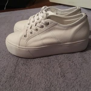 Steve Madden Emmi Platform Sneaker